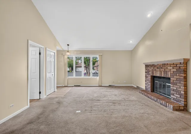 Photo 3 of Townhouse for sale at 1858 Golf View Dr, Bartlett, IL 60103 | MLS# 12679200 | Listing updated on 2026-09-15