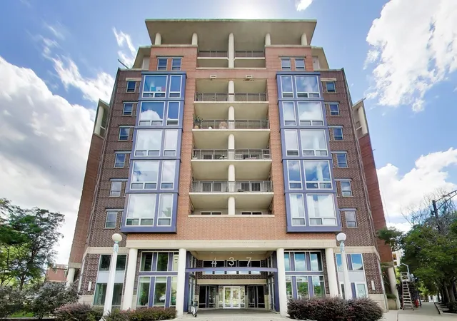 Homes for sale in Chicago, IL | 437 W Division St, Chicago, IL 60610