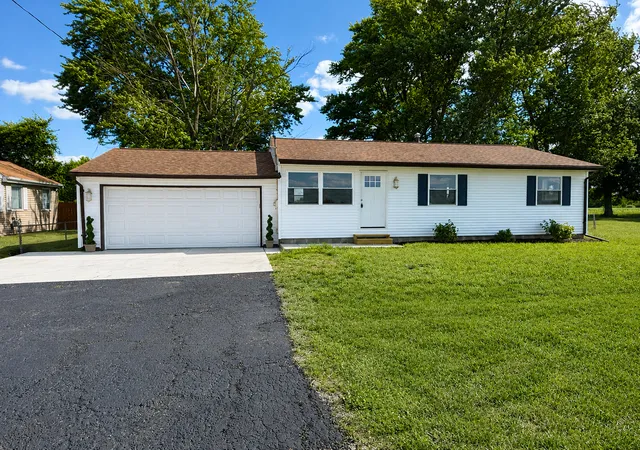 Homes for sale in Geneseo, IL | 10167 Wolf Rd, Geneseo, IL 61254 | MLS# 12679272
