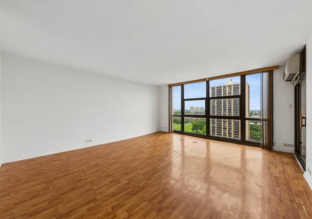 Homes for sale in Chicago, IL | 2901 S Michigan Ave, Chicago, IL 60616