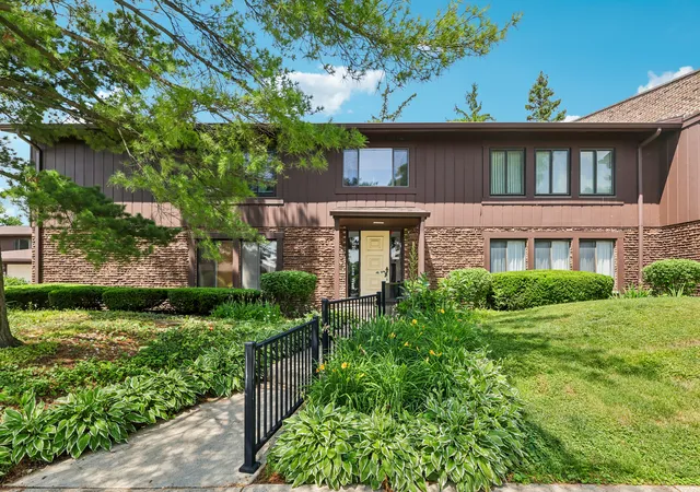 Homes for sale in Westmont, IL | 1320 Cass Ln W #201, Westmont, IL 60559 | MLS# 12679295
