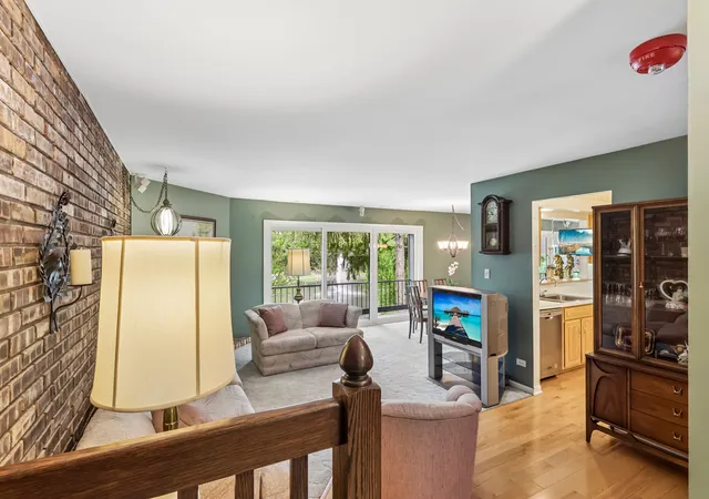 Homes for sale in Westmont, IL | 1320 Cass Ln W #201, Westmont, IL 60559 | MLS# 12679295
