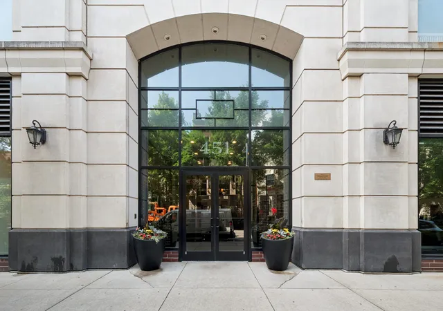 Homes for sale in Chicago, IL | 451 W Huron St, Chicago, IL 60654