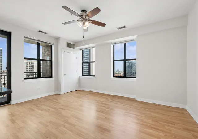 Homes for sale in Chicago, IL | 451 W Huron St, Chicago, IL 60654