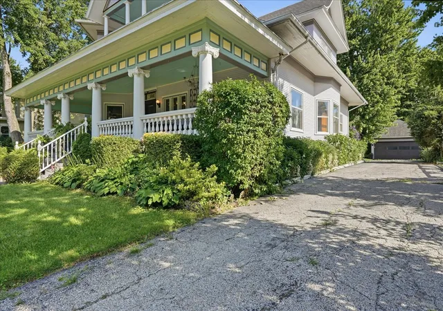 Homes for sale in Fairbury, IL | 305 W Elm St, Fairbury, IL 61739 | MLS# 12679322