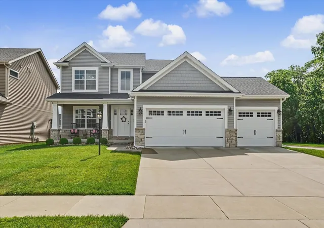 Homes for sale in Mahomet, IL | 1312 Garwood Dr, Mahomet, IL 61853 | MLS# 12679366