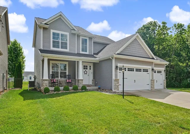 Homes for sale in Mahomet, IL | 1312 Garwood Dr, Mahomet, IL 61853 | MLS# 12679366