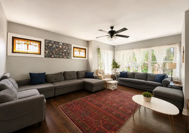 Listing Photo 4 - Condo for sale in building located at 5837 N Washtenaw Ave, Chicago, IL 60659