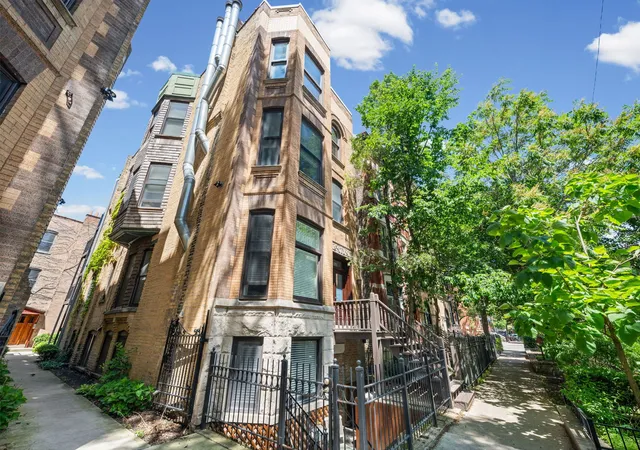 Homes for sale in Chicago, IL | 2216 N Sedgwick St #1, Chicago, IL 60614 | MLS# 12679369