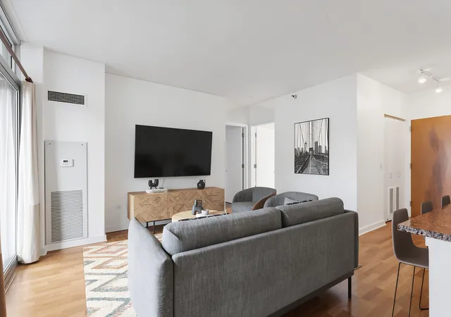 3rd image of 330 W Grand Ave #1403, Chicago, IL 60654 | MLS# 12679397