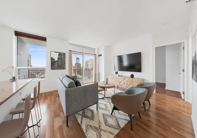 5th image of 330 W Grand Ave #1403, Chicago, IL 60654 | MLS# 12679397