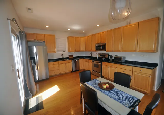 2nd image of 718 N Willard Ct #2, Chicago, IL 60642 | MLS# 12679398