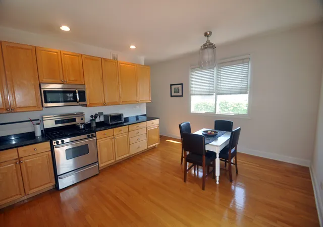 3rd image of 718 N Willard Ct #2, Chicago, IL 60642 | MLS# 12679398