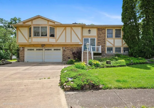 Homes for sale in Bolingbrook, IL | 305 Sulgrave Ct, Bolingbrook, IL 60440 | MLS# 12679409