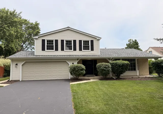 2nd image of 1554 Chickasaw Dr, Naperville, IL 60563 | MLS# 12679410