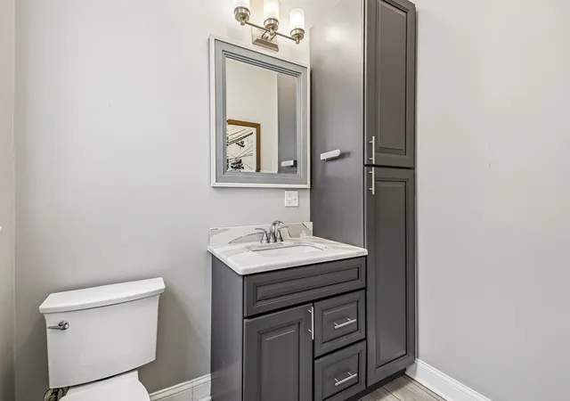 Homes for sale in Chicago, IL | 5054 S Woodlawn Avenue, Chicago, IL 60615 | Houzeo