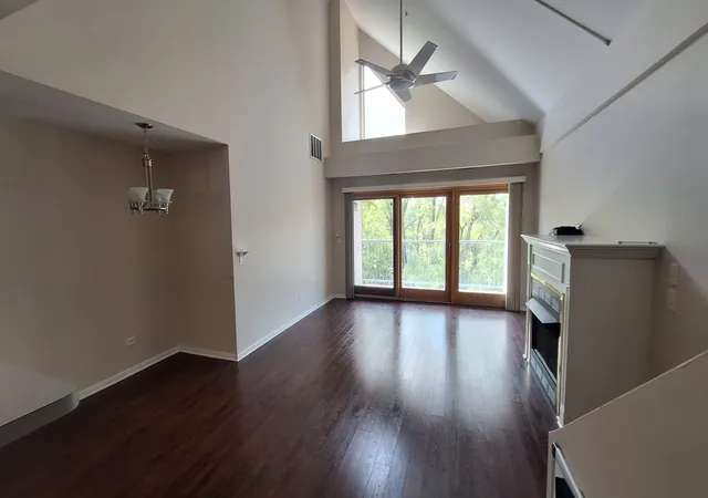 3rd image of 1111 Burlington Ave, Lisle, IL 60532