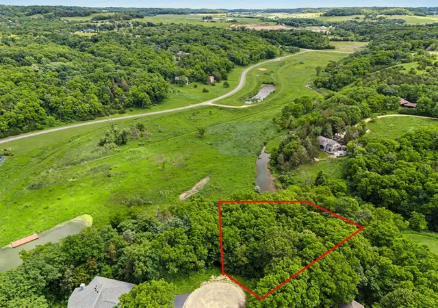 Homes for sale in Galena, IL | 9 Whitetail Ct, Galena, IL 61036 | MLS# 12679429
