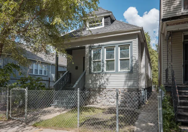 Homes for sale in Chicago, IL | 5529 S Throop St, Chicago, IL 60636 | MLS# 12679433