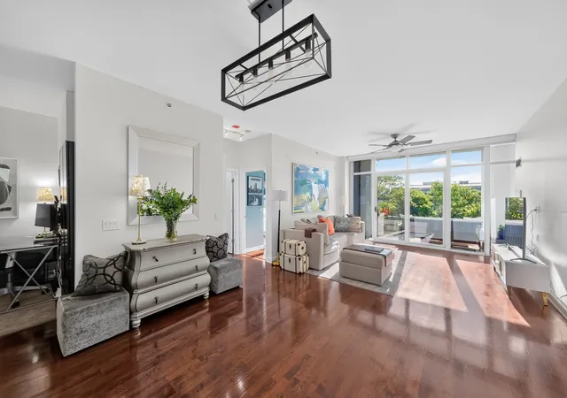 Photo 3 of Condo for sale at 1235 S Prairie Ave #502, Chicago, IL 60605 | MLS# 12679441 | Listing updated on 2026-09-26