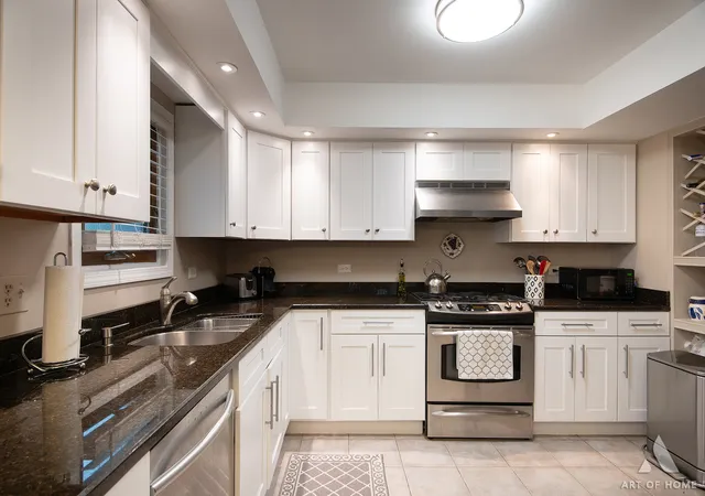 Listing Photo 4 - Condo for sale in building located at 9839 Natoma Ave, Chicago Ridge, IL 60415 - Unit #5