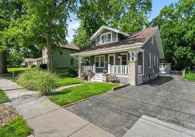 Homes for sale in Crete, IL | 1328 Benton St, Crete, IL 60417 | MLS# 12679456