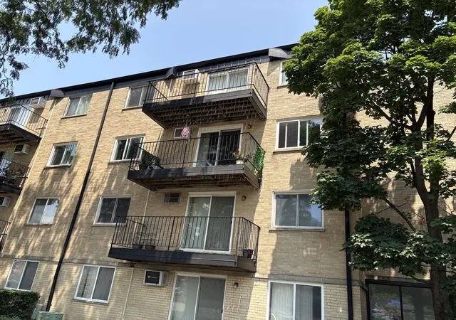 Photo 2 of Condo for sale at 2424 E Oakton St #4F, Arlington Heights, IL 60004 | MLS# 12679492 | Listing updated on 2026-09-04