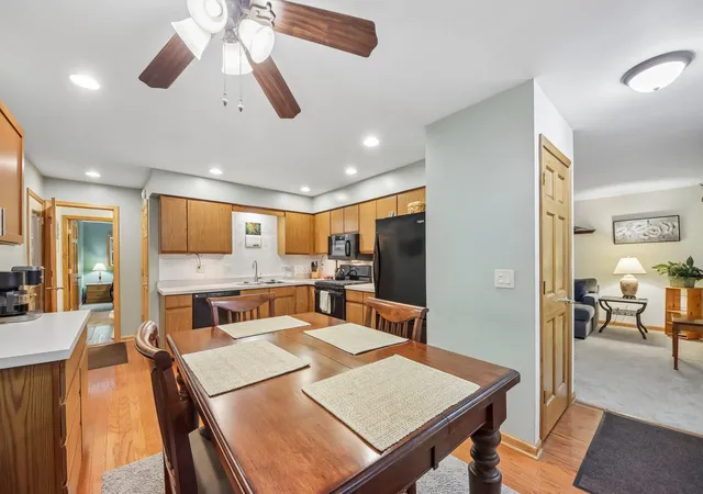 4th image of 109 Weaver Dr, Cary, IL 60013 | MLS# 12679494