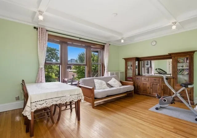 Homes for sale in Chicago, IL | 1446 E 56th St #3, Chicago, IL 60637 | MLS# 12679516