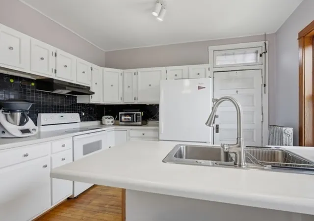 Homes for sale in Chicago, IL | 1446 E 56Th St #3, Chicago, IL 60637 | MLS# 12679516