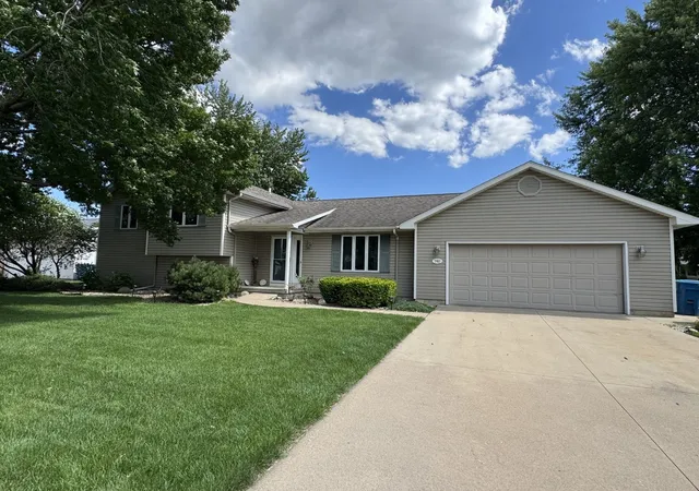 1st image of 740 26th St, Peru, IL 61354 | MLS# 12679519