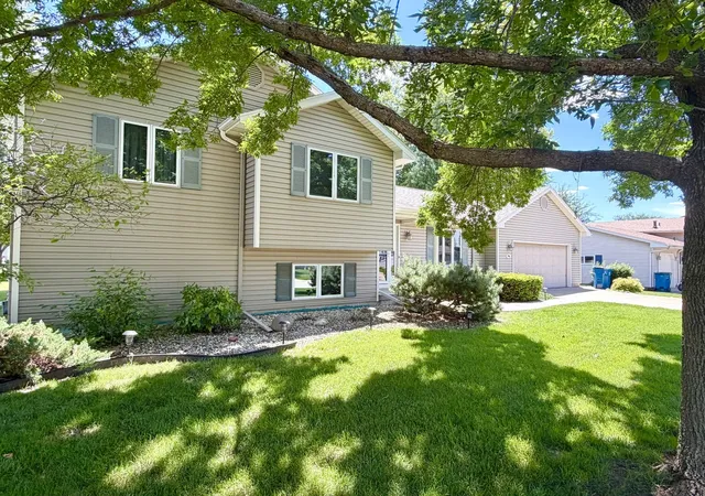 4th image of 740 26Th St, Peru, IL 61354 | MLS# 12679519
