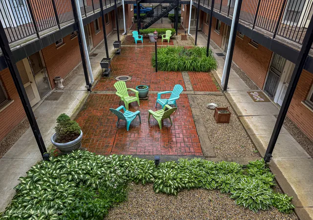 Homes for sale in Chicago, IL | 1545 W Chase Ave #206, Chicago, IL 60626 | MLS# 12679525