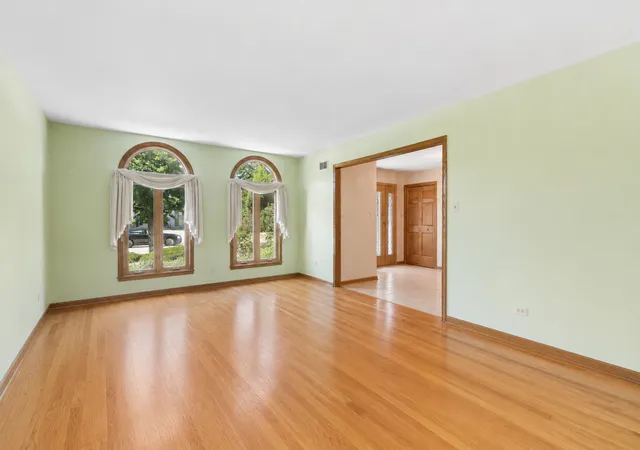 4th image of 6536 Deer Ln, Palos Heights, IL 60463 | MLS# 12679530