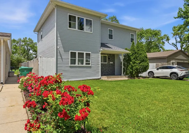 Homes for sale in Wheeling, IL | 290 E Norman Ln, Wheeling, IL 60090 | MLS# 12679558