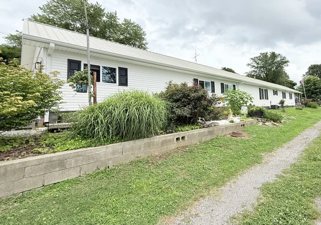 3rd image of 220 E Rose St, Cave In Rock, IL 62919 | MLS# 12679567