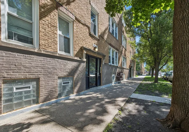 3rd image of 3440 W Leland Ave #2, Chicago, IL 60625 | MLS# 12679580