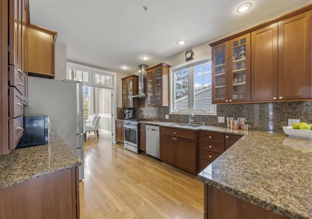 2nd image of 117 N Park Blvd, Glen Ellyn, IL 60137 | MLS# 12679586
