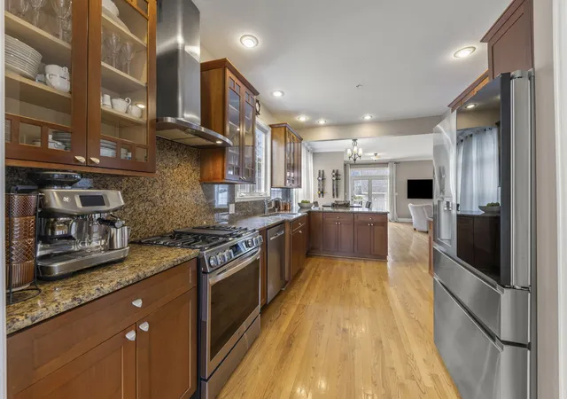 3rd image of 117 N Park Blvd, Glen Ellyn, IL 60137 | MLS# 12679586