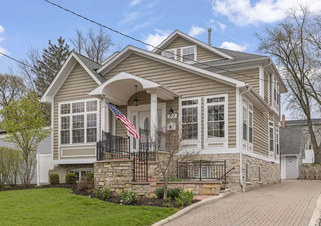 44th image of 117 N Park Blvd, Glen Ellyn, IL 60137 | MLS# 12679586