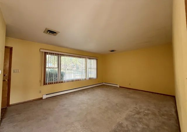 Photo 4 of Sale Pending at 315 Mecherle Dr, Bloomington, IL 61701 | MLS# 12679610 | Listing updated on 2026-10-11