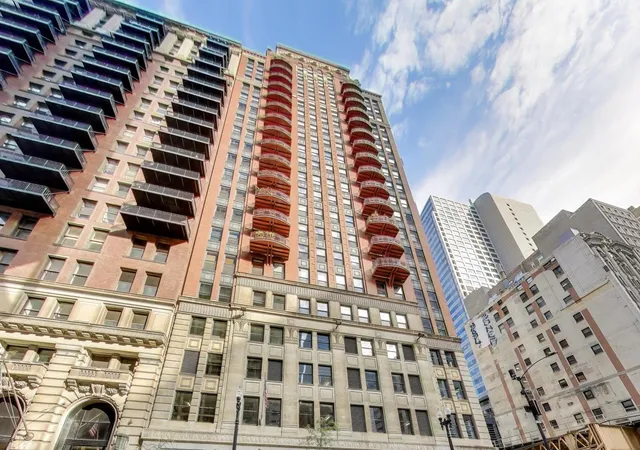 Homes for sale in Chicago, IL | 208 W Washington St #1913, Chicago, IL 60606 | MLS# 12679625