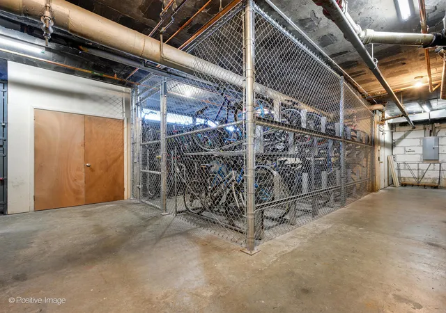 Homes for sale in Chicago, IL | 6301 N Sheridan Rd #14-O, Chicago, IL 60660 | MLS# 12679638