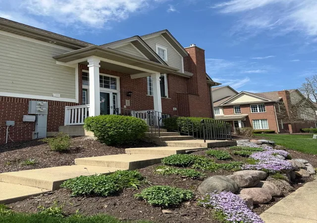 Homes for sale in Orland Park, IL | 10646 Gabrielle Ln, Orland Park, IL 60462 | MLS# 12679648