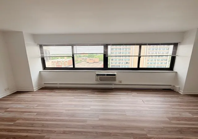 Homes for sale in Chicago, IL | 7337 S South Shore Drive, Chicago, IL 60649 | Houzeo