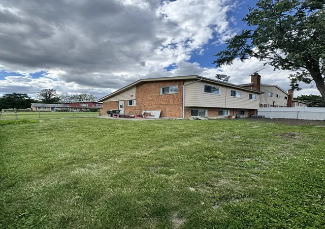 3rd image of 7030 W Carol Ave, Niles, IL 60714 | MLS# 12679722