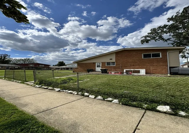 4th image of 7030 W Carol Ave, Niles, IL 60714 | MLS# 12679722