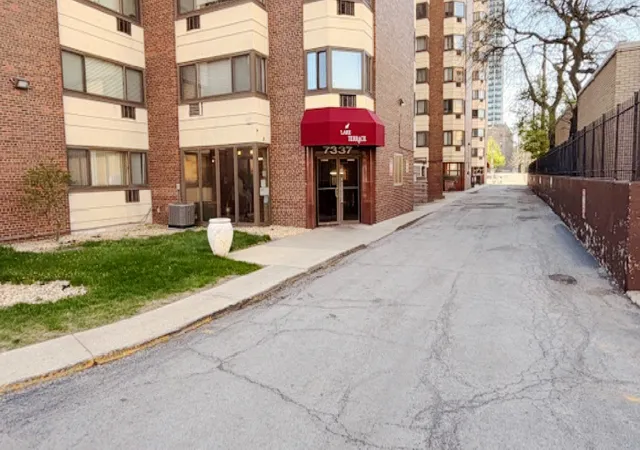 Photo 3 of Condo for sale at 7337 S South Shore Dr #1012, Chicago, IL 60649 | MLS# 12679837 | Listing updated on 2026-09-17
