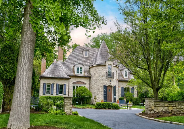 1st image of 725 Valley Rd, Glencoe, IL 60022 | MLS# 12679846