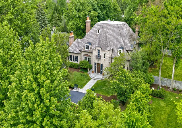 3rd image of 725 Valley Rd, Glencoe, IL 60022 | MLS# 12679846
